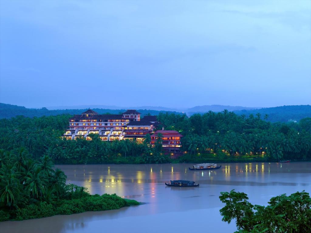 The Raviz Kadavu, 5*